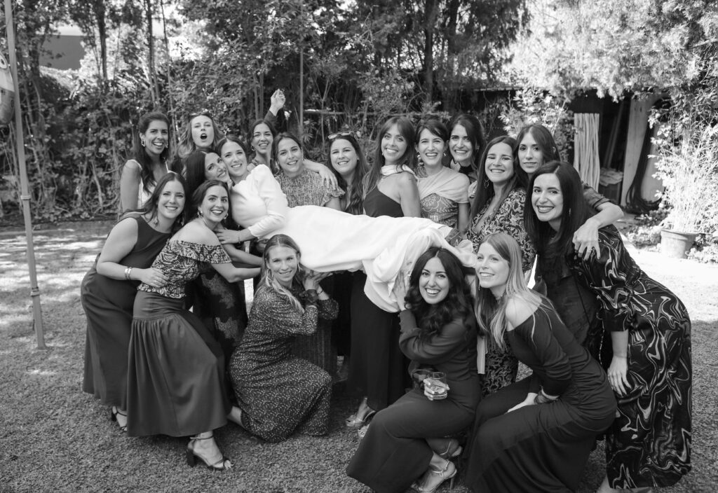 Cómo hacer las fotos de grupo sin perderte el cóctel